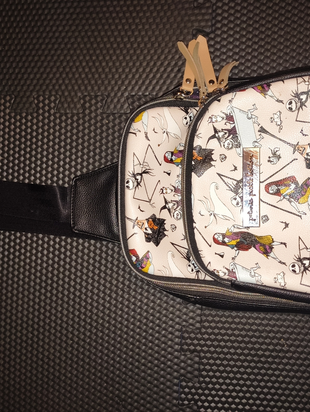 Nightmare Characters Print Crossbody Bag - Picture 2 of 6